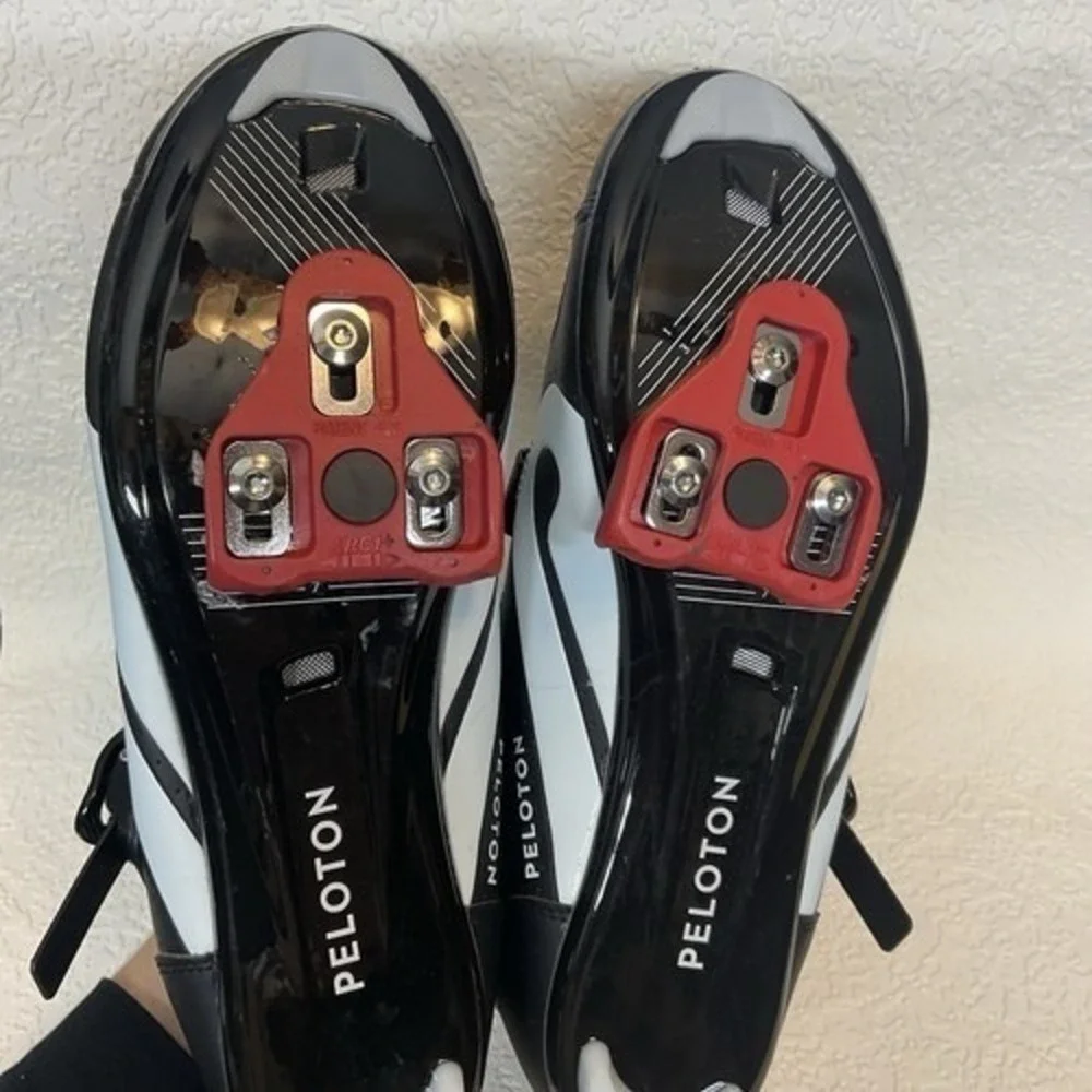 NWOB  Peloton Black Buckle Adjustable‎ Lightweight Cycling Shoes Unisex 43/US10